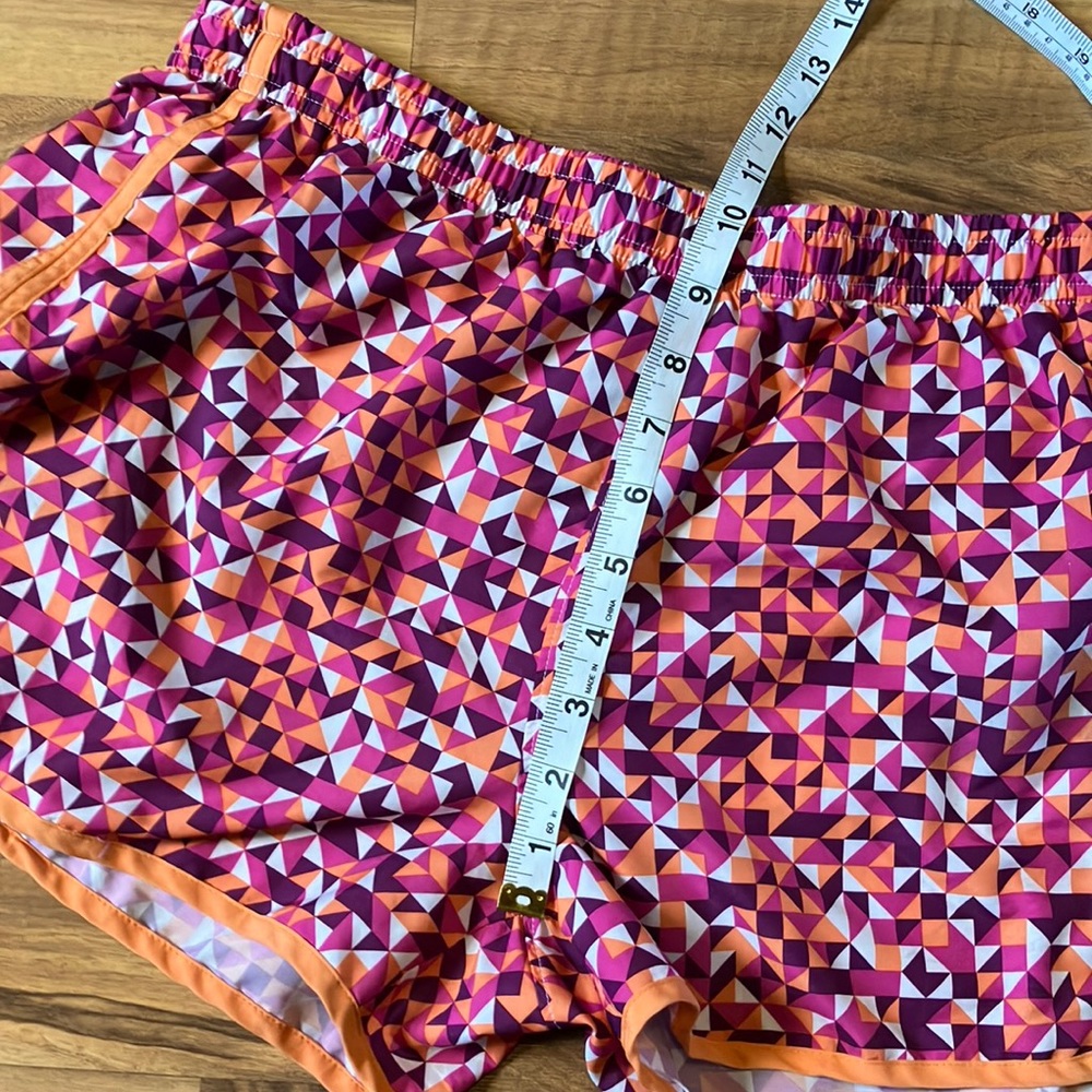 Womens Under Armor Colorful Heat Gear Semi-Fitted Shorts, Size L - Picture 6 of 6